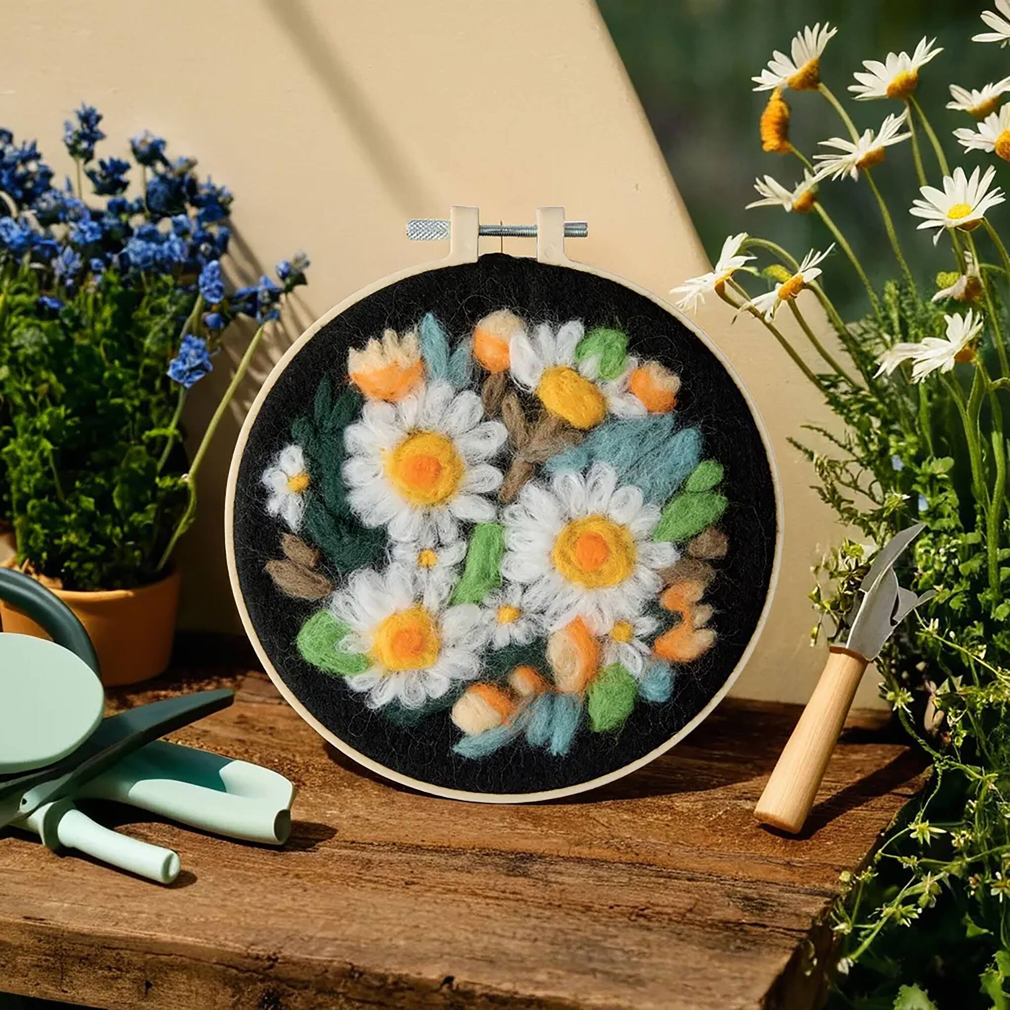 6" Daisy Needle Felting Kit with Hoop by Loops & Threads®